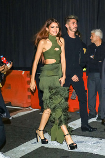 Zendaya feet photo thumbnail