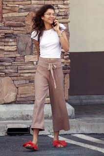Zendaya feet photo thumbnail