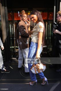 Zendaya feet photo thumbnail