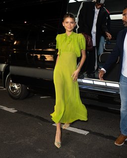 Zendaya feet photo thumbnail