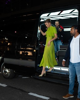 Zendaya feet photo thumbnail