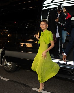 Zendaya feet photo thumbnail