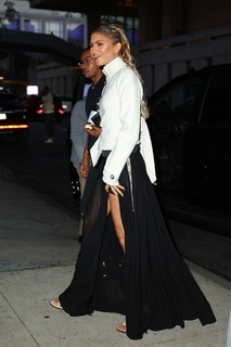 Zendaya feet photo thumbnail