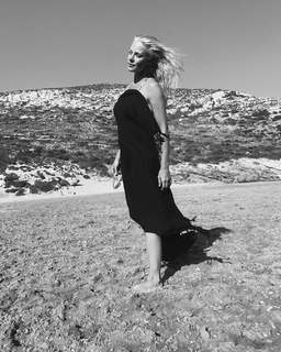 Zeta Makrypoulia feet photo thumbnail