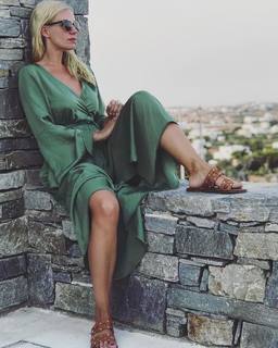 Zeta Makrypoulia feet photo thumbnail