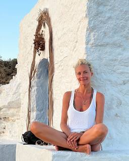 Zeta Makrypoulia feet photo thumbnail