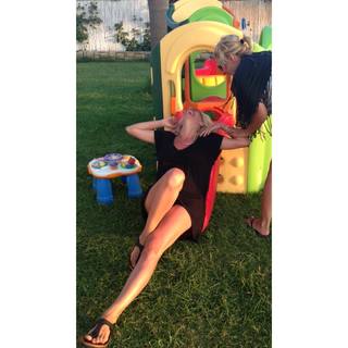 Zeta Makrypoulia feet photo thumbnail