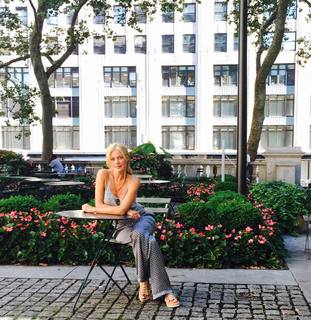 Zeta Makrypoulia feet photo thumbnail