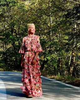 Zeta Makrypoulia feet photo thumbnail