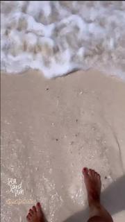 Zeta Makrypoulia feet photo thumbnail