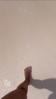 Zeta Makrypoulia feet photo thumbnail