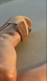 Zeta Makrypoulia feet photo thumbnail