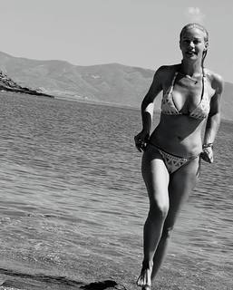 Zeta Makrypoulia feet photo thumbnail