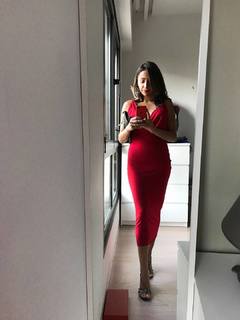 Zeynep Bastik feet photo thumbnail