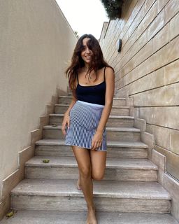 Zeynep Bastik feet photo thumbnail