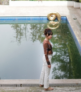 Zeynep Bastik feet photo thumbnail