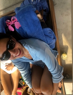 Zeynep Bastik feet photo thumbnail