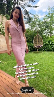 Zeynep Bastik feet photo thumbnail
