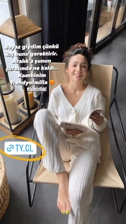 Zeynep Bastik feet photo thumbnail