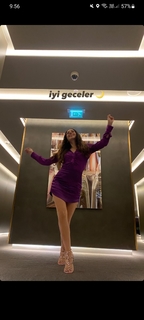 Zeynep Bastik feet photo thumbnail