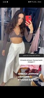 Zeynep Bastik feet photo thumbnail