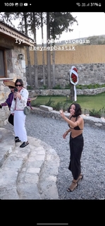 Zeynep Bastik feet photo thumbnail