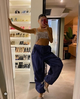 Zeynep Bastik feet photo thumbnail