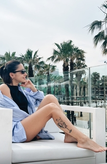 Zeynep Bastik feet photo thumbnail