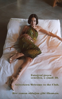 Zeynep Bastik feet photo thumbnail