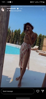 Zeynep Bastik feet photo thumbnail