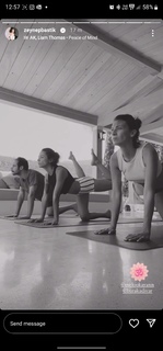 Zeynep Bastik feet photo thumbnail