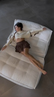 Zeynep Bastik feet photo thumbnail
