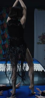 Zeynep Bastik feet photo thumbnail