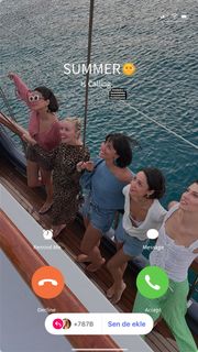 Zeynep Bastik feet photo thumbnail