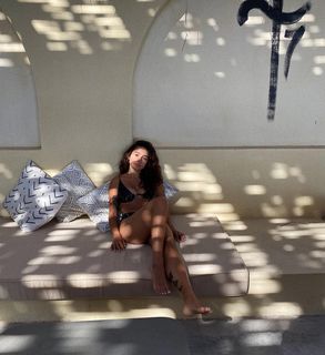 Zeynep Bastik feet photo 8