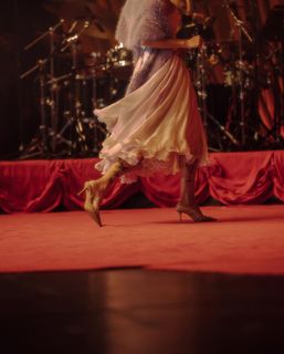 Zeynep Bastik feet photo 16