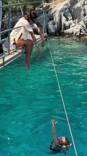 Zeynep Bastik feet photo 8