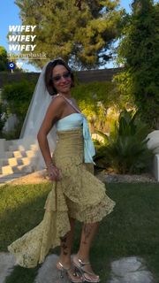 Zeynep Bastik feet photo 2