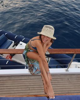 Zeynep Bastik feet photo 18