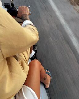 Zeynep Bastik feet photo 16
