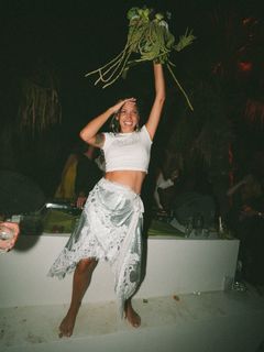 Zeynep Bastik feet photo 9