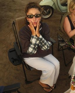 Zeynep Bastik feet photo 7