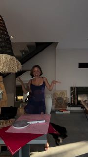 Zeynep Bastik feet photo 3