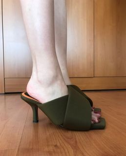 Zeynep Sürmeli feet photo 9