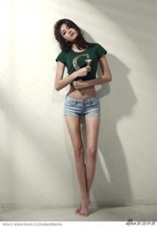 Zhang Lanxin feet photo 7