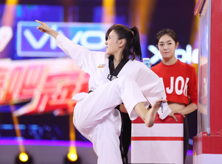 Zhang Lanxin feet photo 1