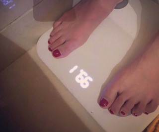 Zhang Lanxin feet photo 1