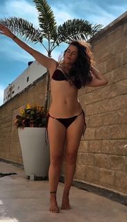 Zharick León feet photo 2