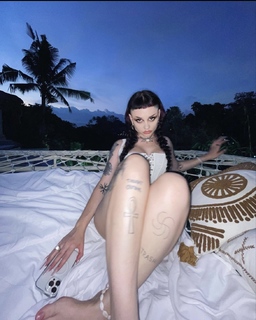 Zheani feet photo 3