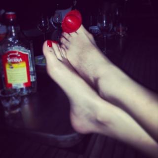 Zhu Zhu feet photo 2